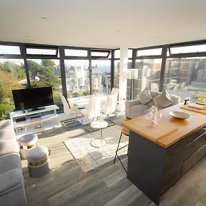  Apartment * Panoramic Penthouse With Sea & Views