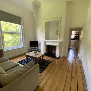  Apartment Lovely 2 Bedroom Flat Wifi Close To The