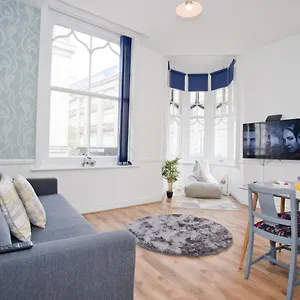  Apartment Digby - Prime Town Centre Location - Close To The Beach!